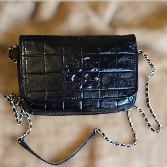 Tory Burch Handbags - Tory Burch Marion Crossbody/Clutch Glossy Patent Purse